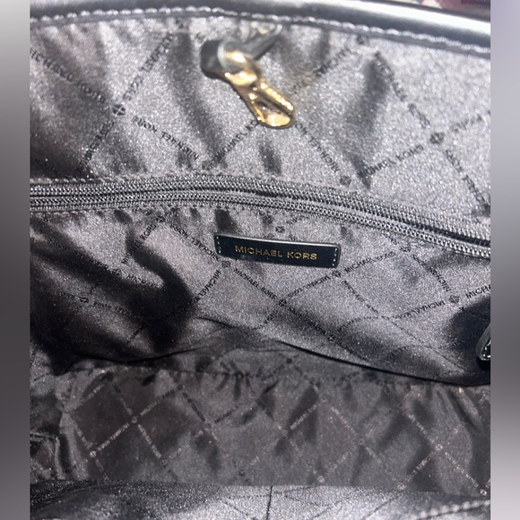 Michael Kors Exotic Logo Jet Set Carryall - Picture 3 of 4